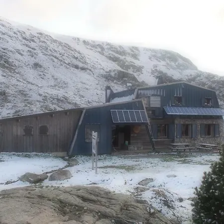 Refuge Des étangs De Bassiès